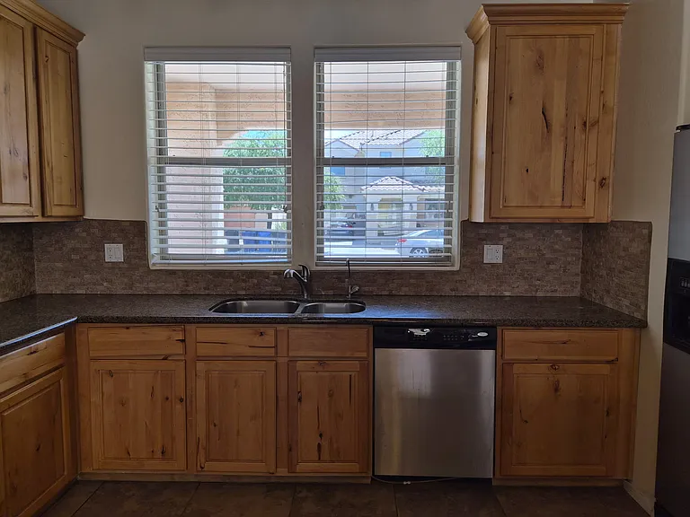 1442 S Newberry Ln — Photo 6