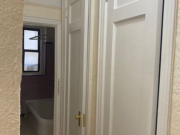 photo5051333560090339519