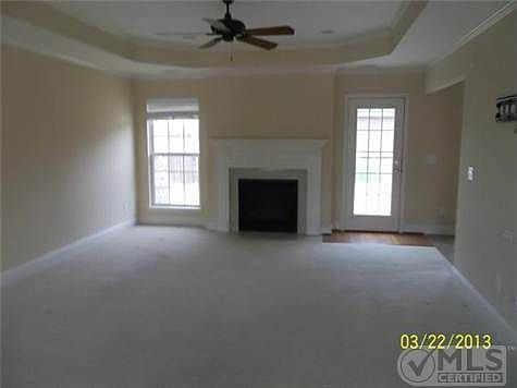 3rd image of 527 Ellie Lee Dr