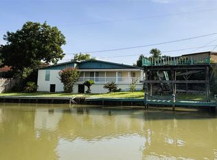 27 Marlin Ln, Baytown, TX 77520