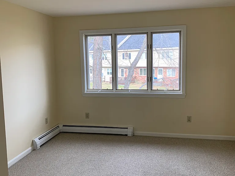 Bigger bedroom- 13'1" x 11'9"