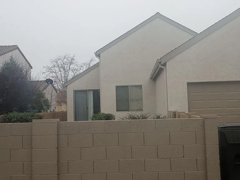 1651 N Thimble Ln — Photo 2