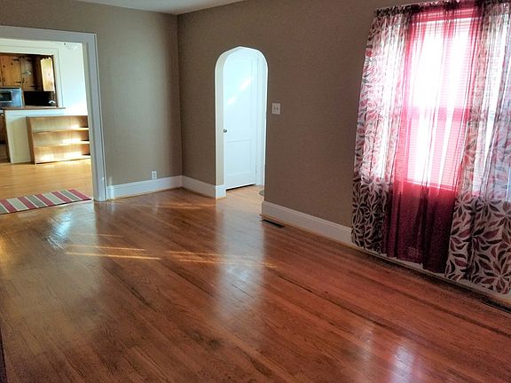 4th image of 93 Franklin St