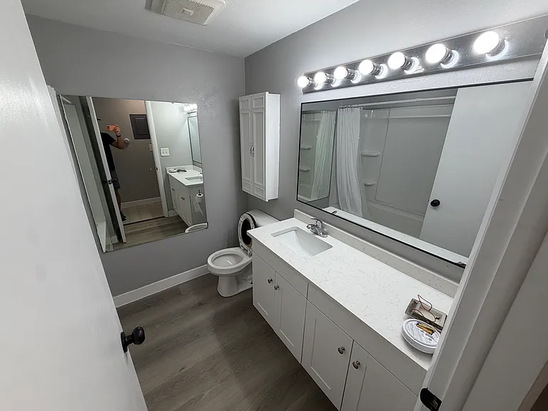 1730 Bristol Dr #4 — Photo 3