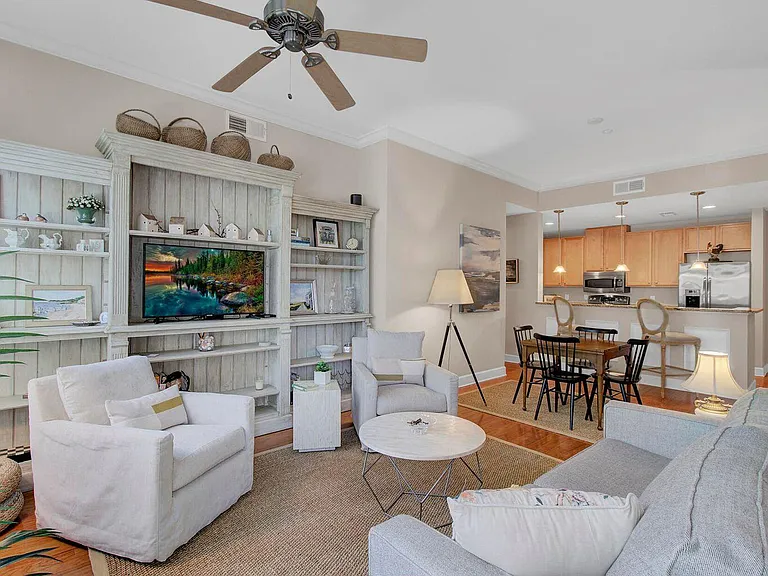 125 Pier View St #205 — Photo 6