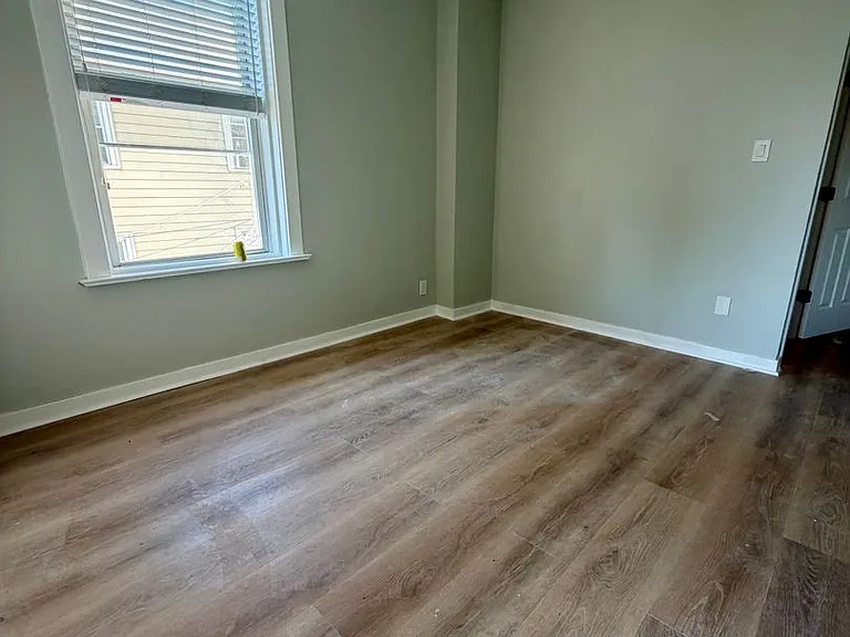 3223 S Lituanica Ave — Photo 4
