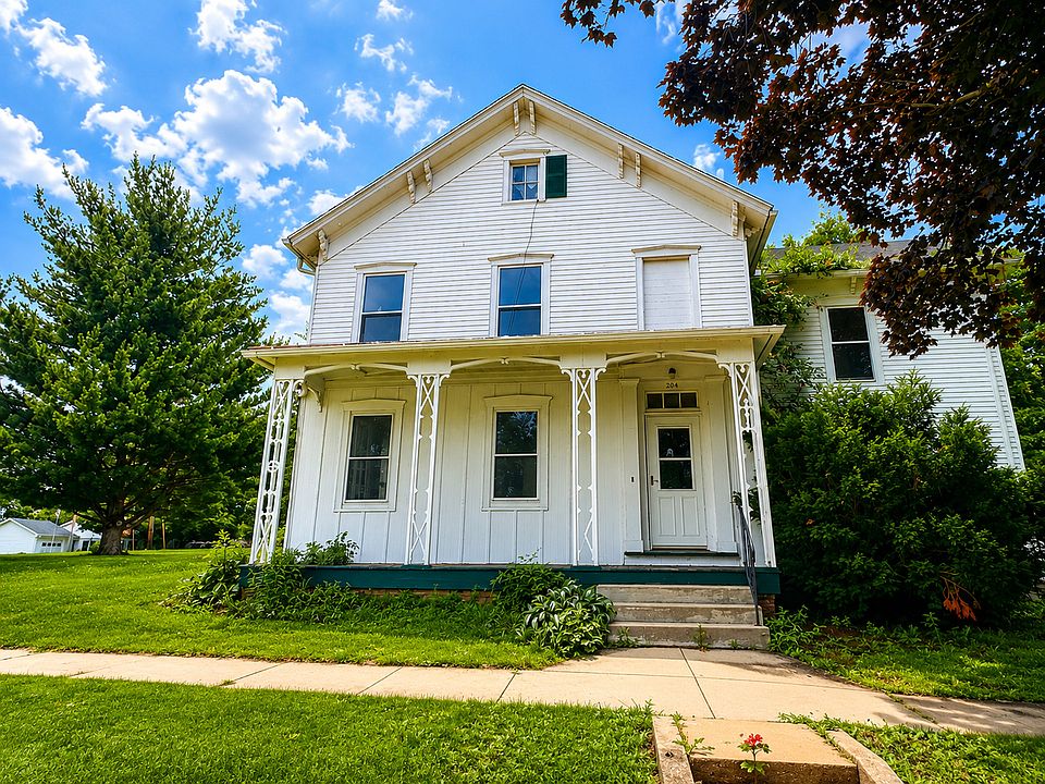 1st image of 204 S Main St