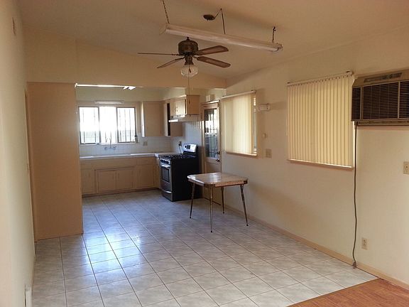 3rd image of 402 N Siesta Ave