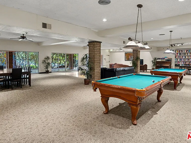 2700 Cahuenga Blvd #1203 — Photo 27