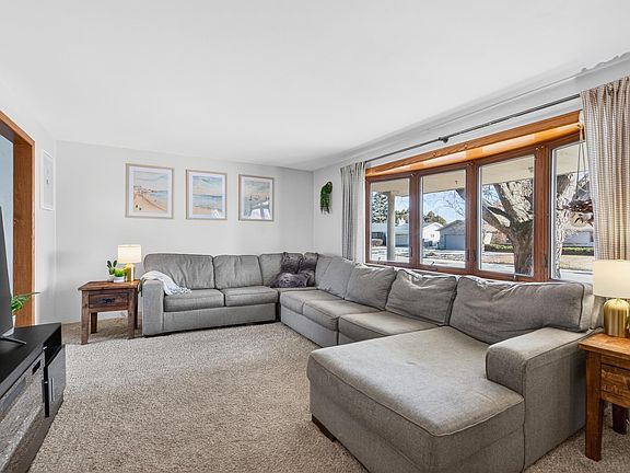 5th image of 1017 N Bay Ridge Rd