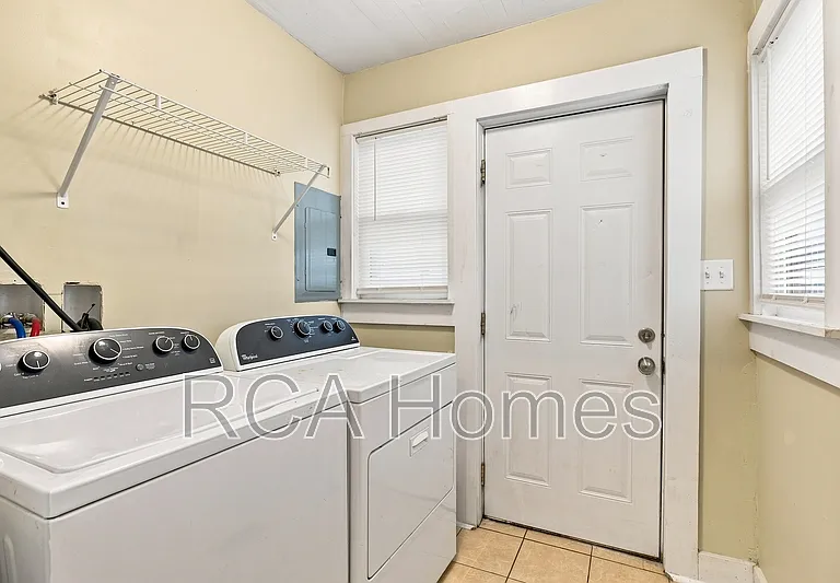1013 E Morris St — Photo 6