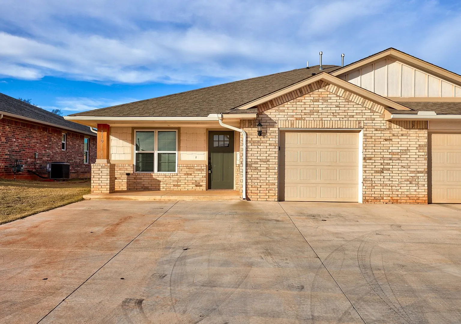 Available Now! For Lease in Noble! Refrigerator is in this unit! — Photo 1