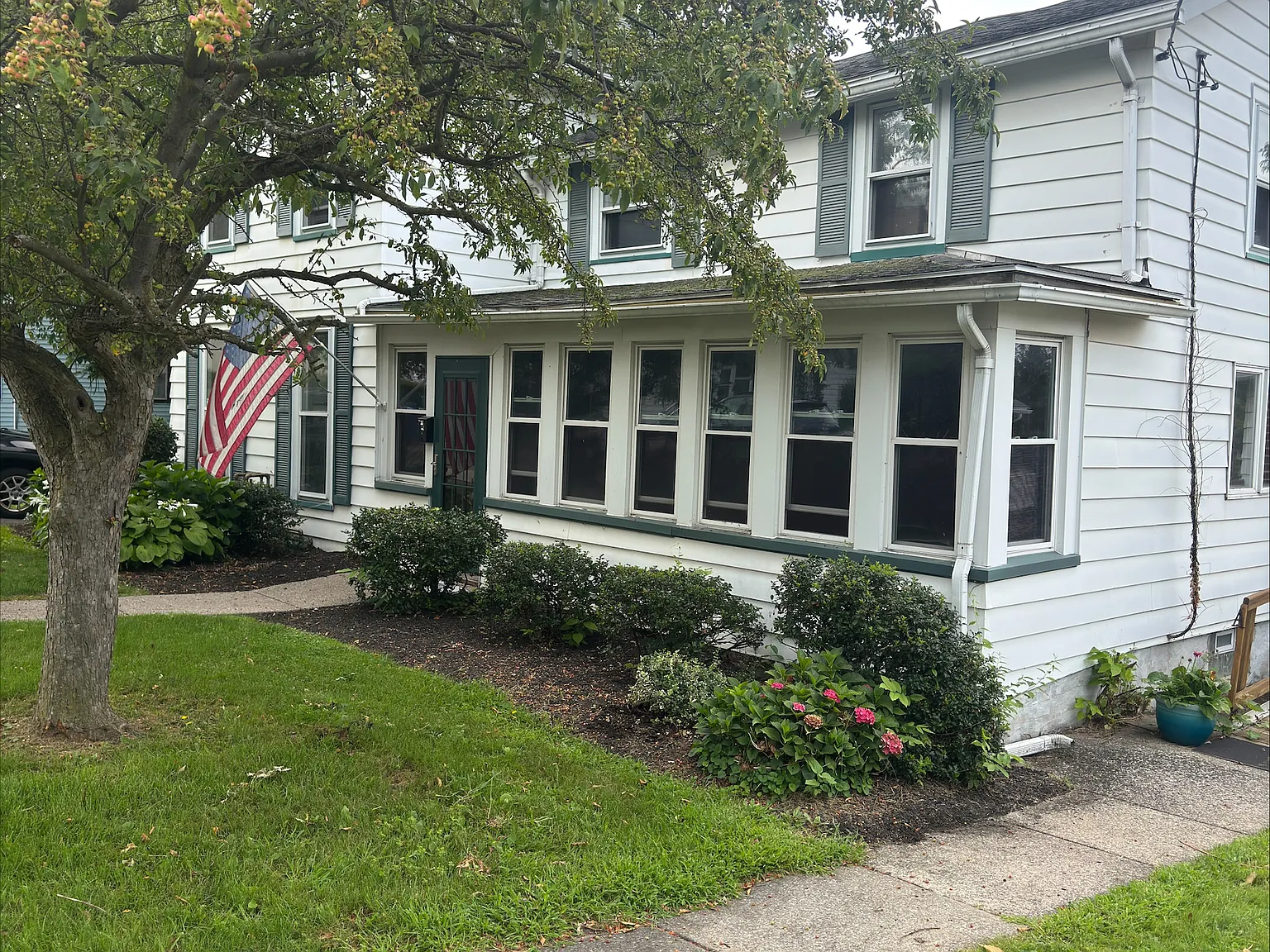 3 bed, 1.5 bath, $2,250 — Photo 1