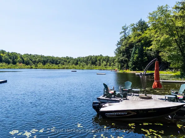 1114 Bruce Lake Dr, Muskoka Lakes, ON P0B 1G0