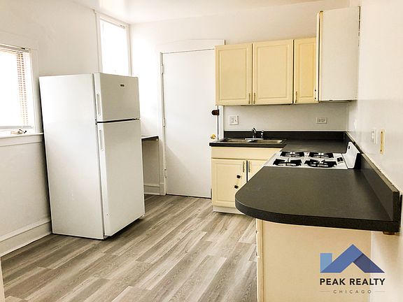 4th image of 4518 N Greenview Ave APT 1A