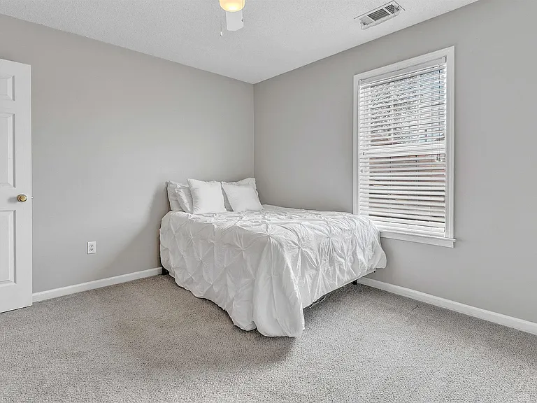 8676 Ashley Glen Cir N — Photo 14