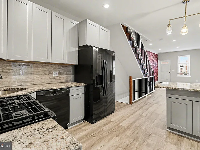 2238 Oakford St — Photo 8