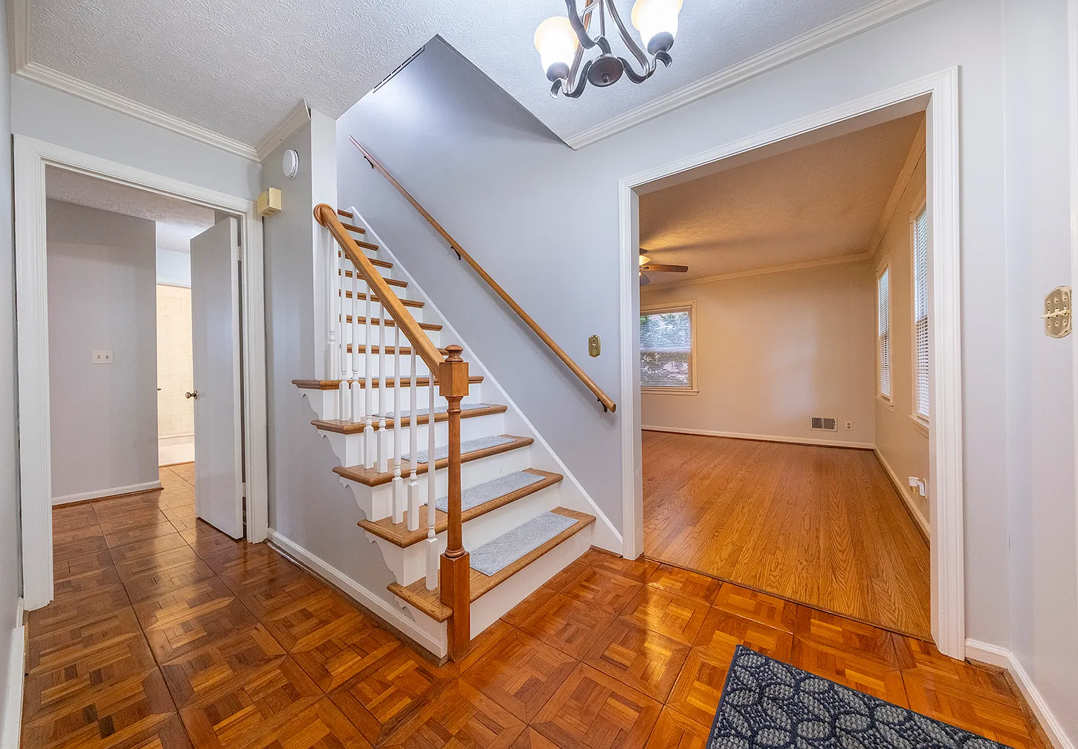 4 bed, 1973 sqft, $2,100 — Photo 3