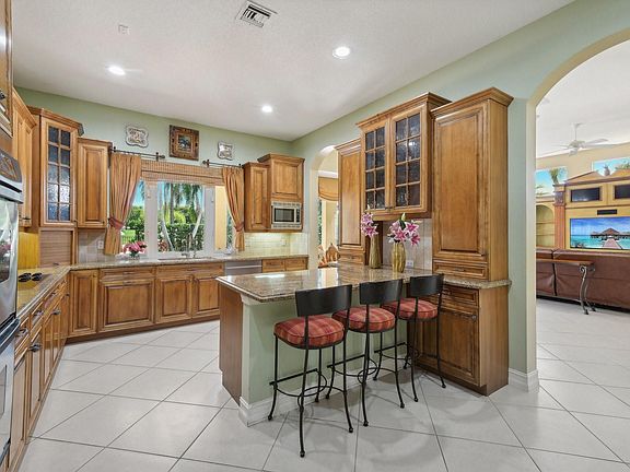 5th image of 2515 Montclaire Circle