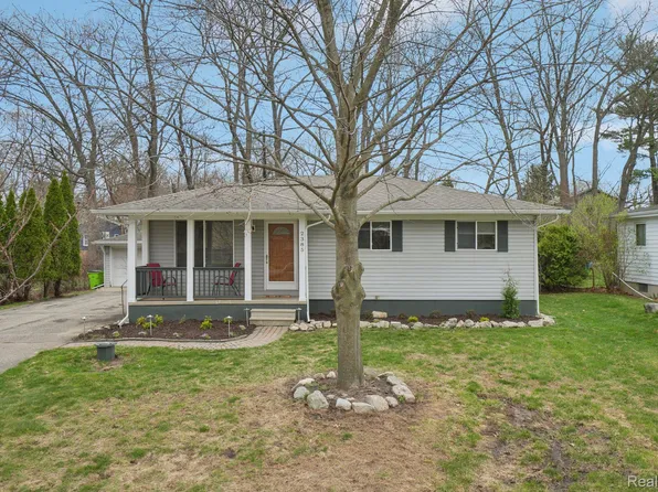 2385 Keith Rd, West Bloomfield, MI 48324