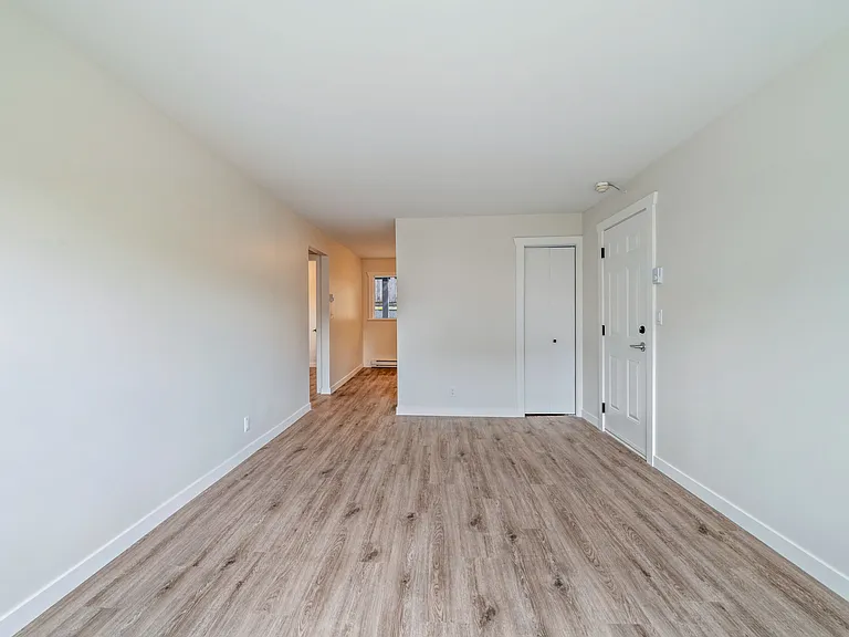 9250 Edwards Rd #5 — Photo 8