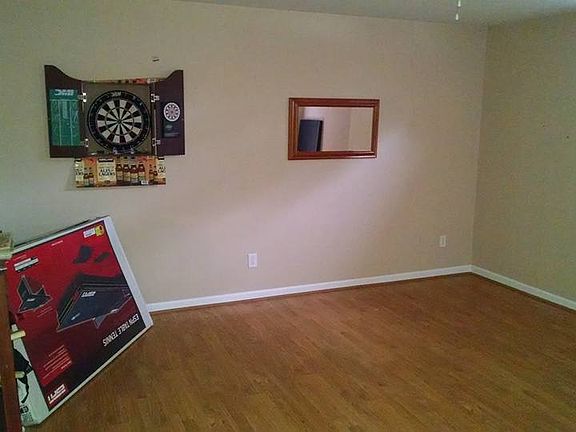 3rd image of 1524 College St