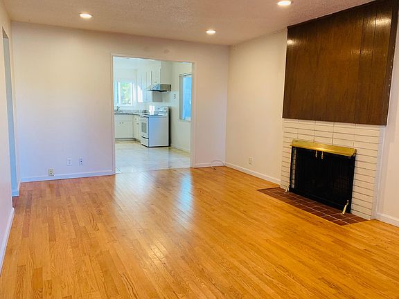 4th image of 893 Henderson Ave