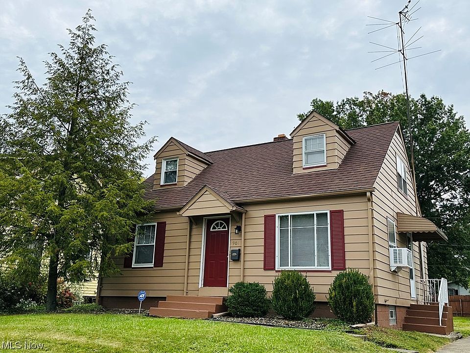 1st image of 901 Oak Knoll Ave SE