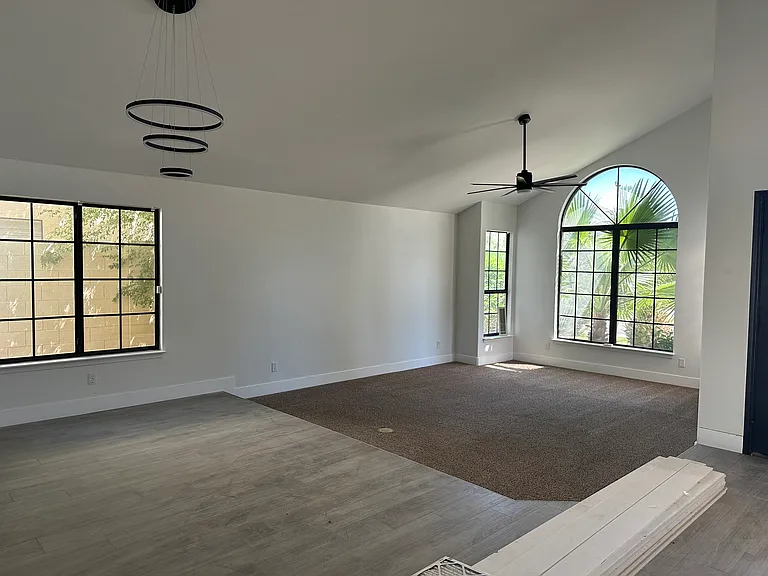 3340 S Oleander Dr — Photo 3