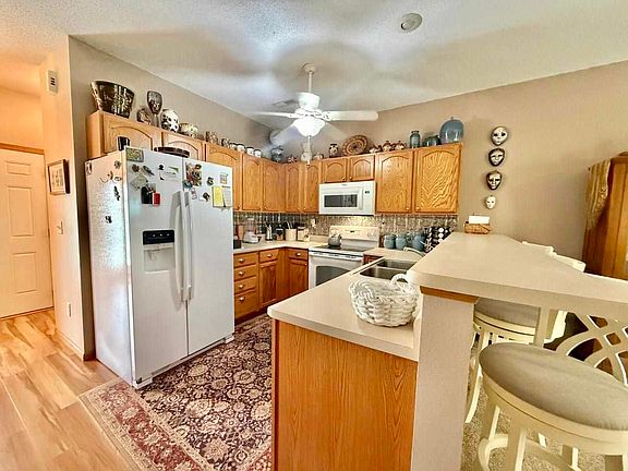 3rd image of 88 Thistle Ct