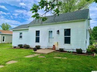 410 N 7th St, La Belle, MO 63447