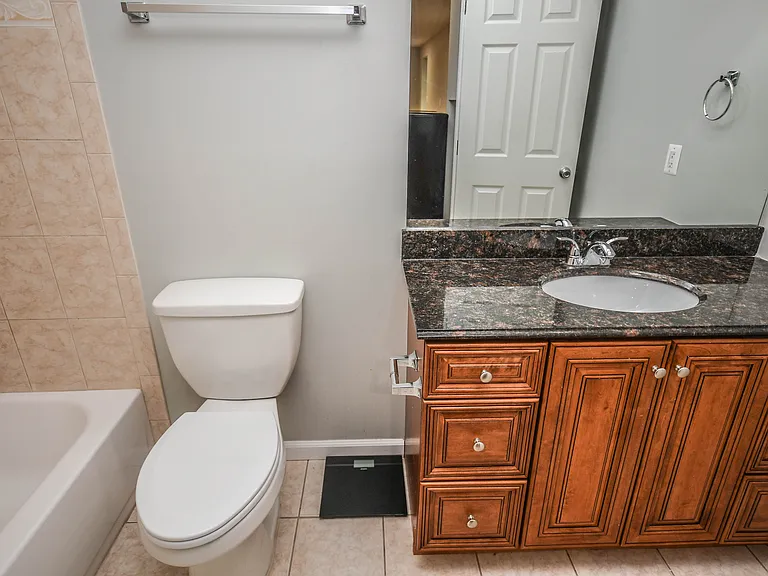 9627 Locust Hill Dr — Photo 31
