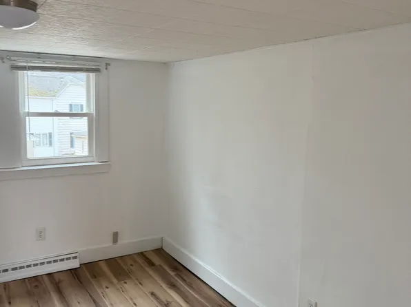 71 Woodside Ave, Newton, NJ 07860