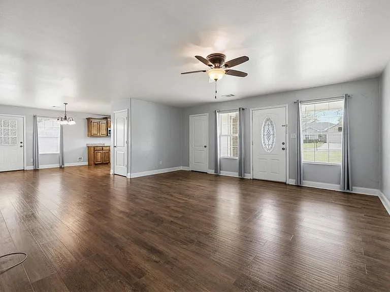 119 N Andrews Ave — Photo 1