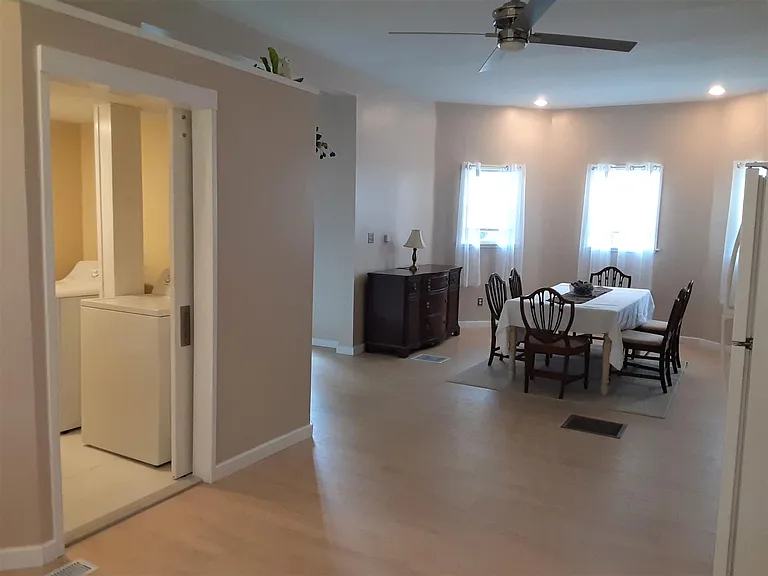 421 Jacobs St — Photo 5