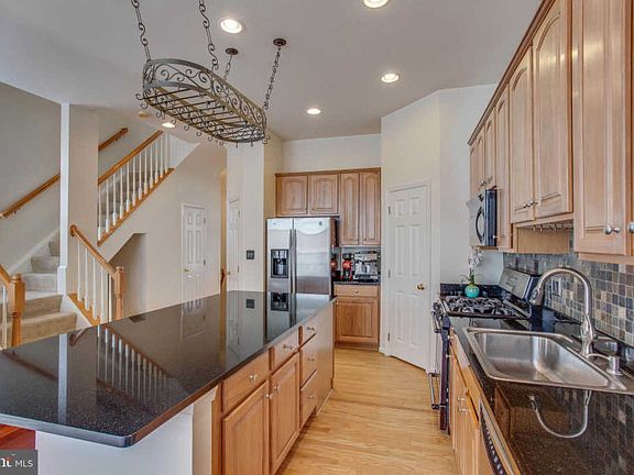 5th image of 20377 Tholen St