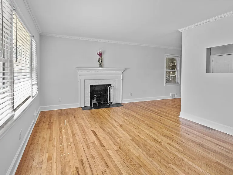 424 Peyton St — Photo 13