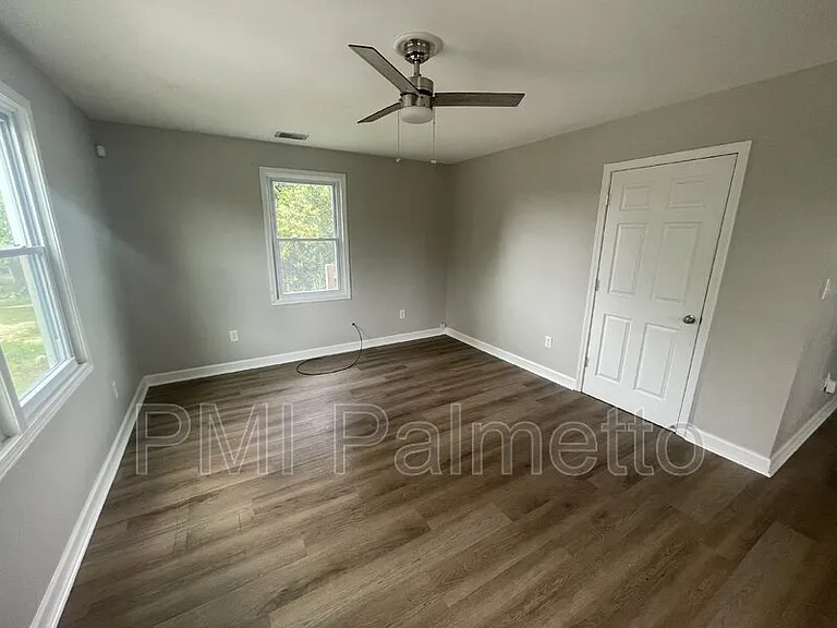1016 Walnut St — Photo 4