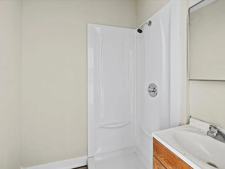 429-431 S Oakland Ave — Photo 11