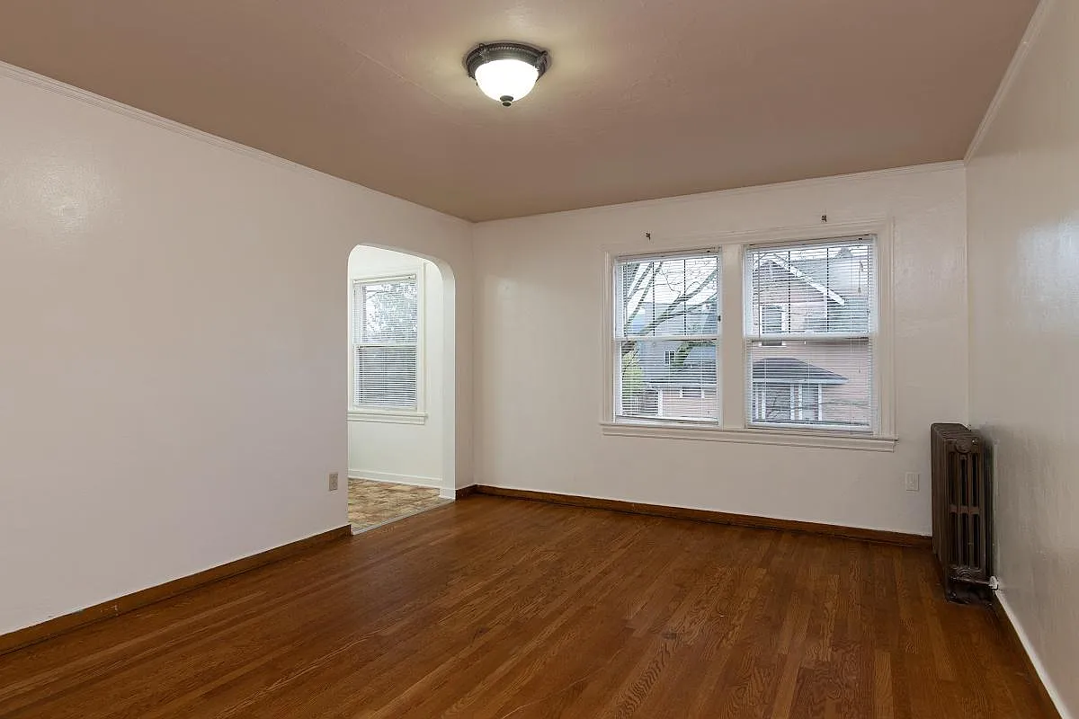 Maxwell Apartments — Photo 4