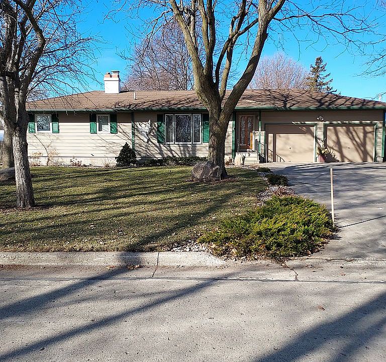 1805 Union St, Emmetsburg, IA 50536 Zillow
