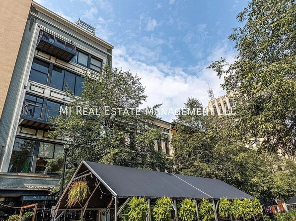 49 Monroe Center St NW #8