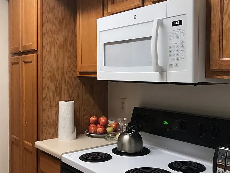 1039 W Benton St #5 — Photo 6