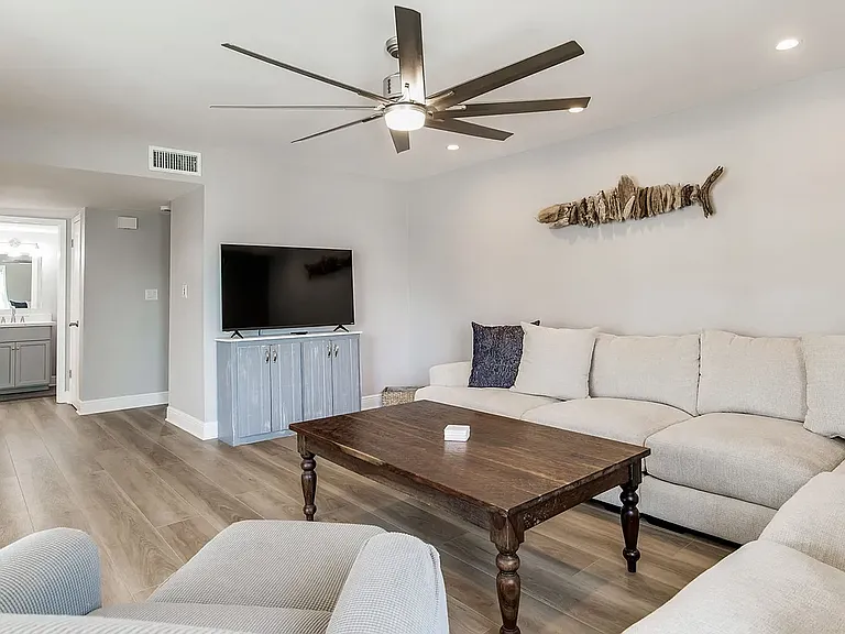 1100 Fort Pickens Rd #C1 — Photo 7
