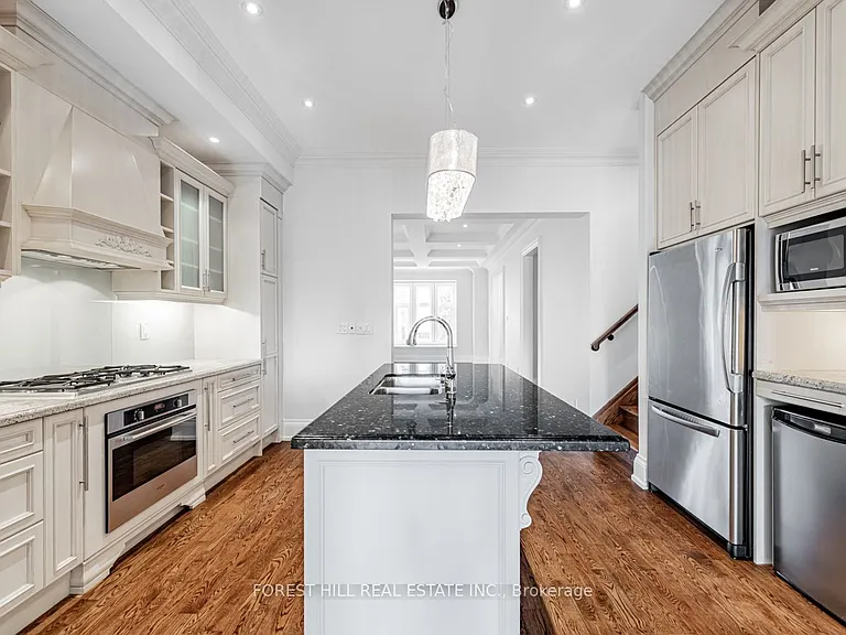 415 Deloraine Ave — Photo 23
