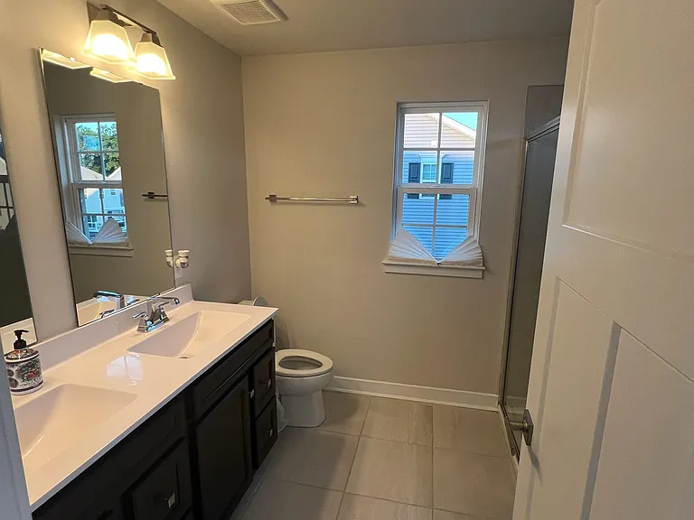716 Kalmar Ln — Photo 12
