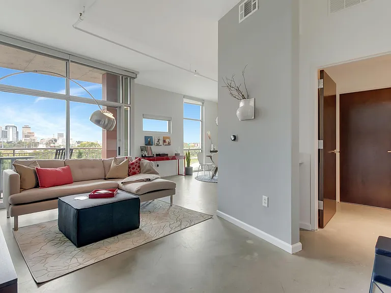 2115 Yeaman Pl #302 — Photo 9