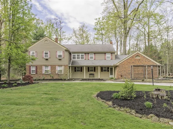 31720 Woodsdale Ln, Solon, OH 44139