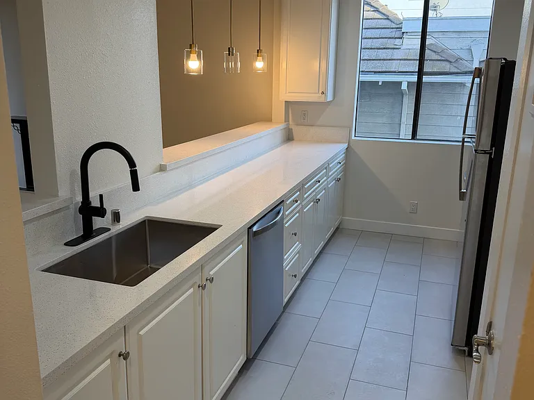 4741 Radford Ave #203 — Photo 22