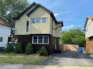 8 Quamina Dr, Rochester, NY 14605